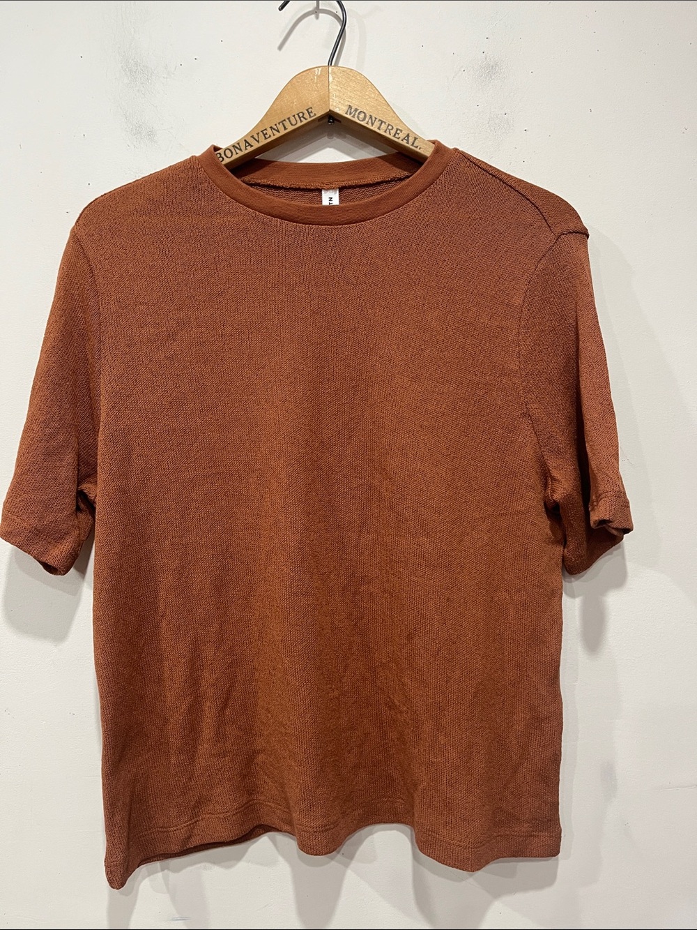 KOTN Organic Cotton Knit in Rust Short-Sleeve Crewneck Tee size M